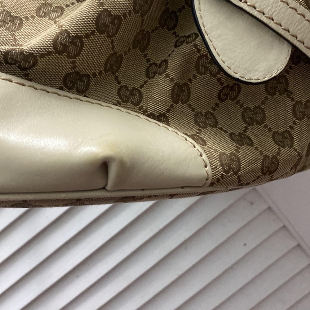Authentic Gucci Sukey crossbody shoulder purse. - Picture 13 of 17